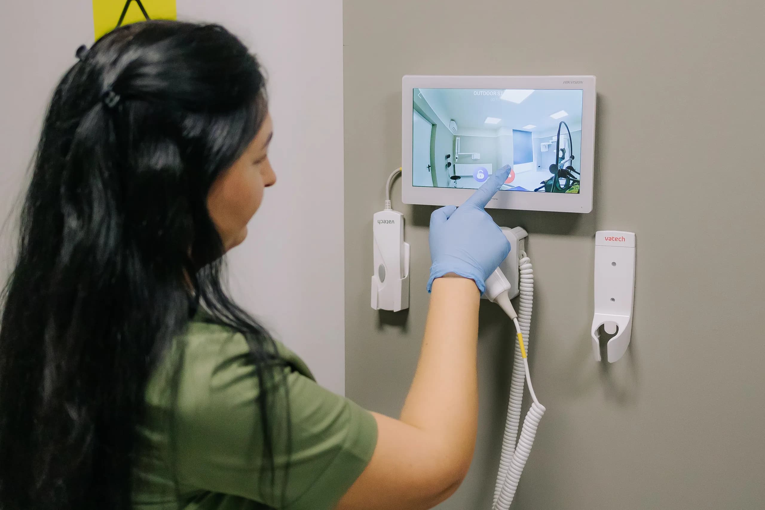 Panoul de comandă al aparatului radiologic